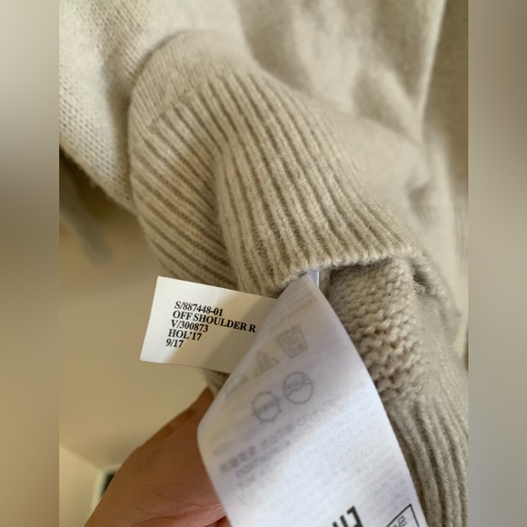 Banana Republic Ruffle Off The Shoulder Sweater Cream Gray Wool Cashmere 🌴 - Picture 10 of 10